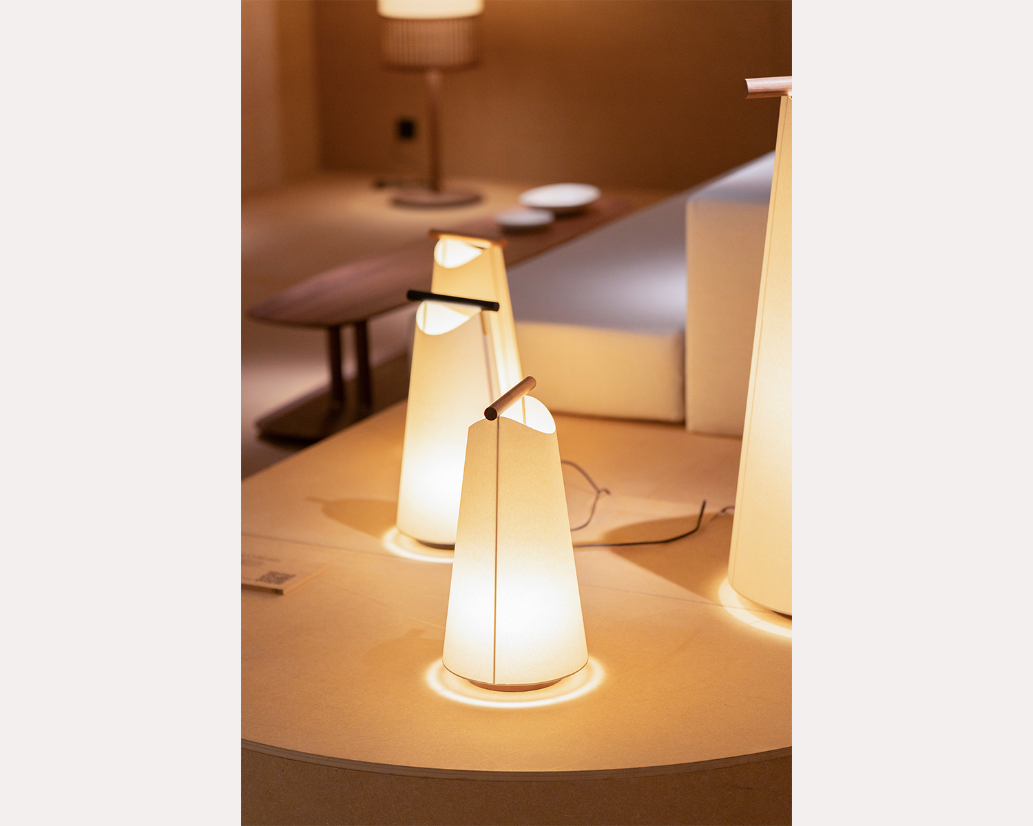 _0002_CATMNG_CATAY-TABLE_AMBIENT_11_HIGH_RES