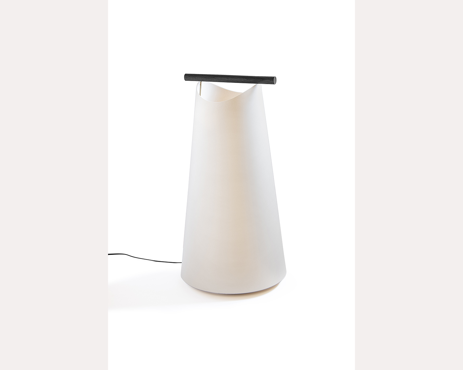 catay 1200x1500_0000_CATB_CATAY-FLOOR_FONDO_BLANCO_1_HIGH_RES